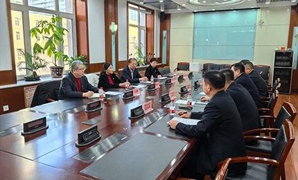 人生就是搏·(中国区)官方网站股份董事长胡晓萍、总裁芦传有赴黑龙江省药品监督管理局座谈交流